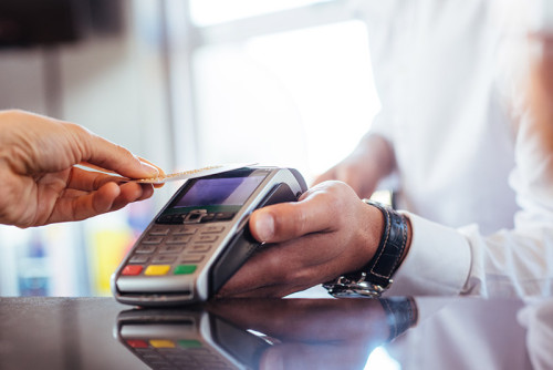 2018: dalende trend cash zet verder door