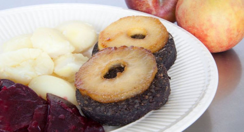 Bakbloedworst met bietjes