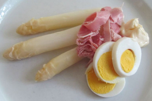 Ham met asperges