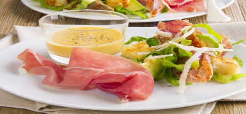 Caesar salad met Parmaham