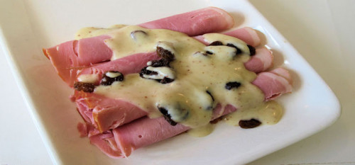 Ham met rozijnen