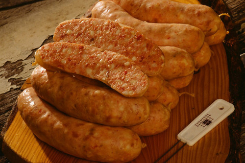 Kaas en vlees Barbecueworstjes met Port Salut