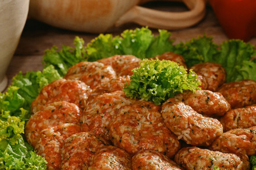 Lamsgehakt steak met koriander en salie