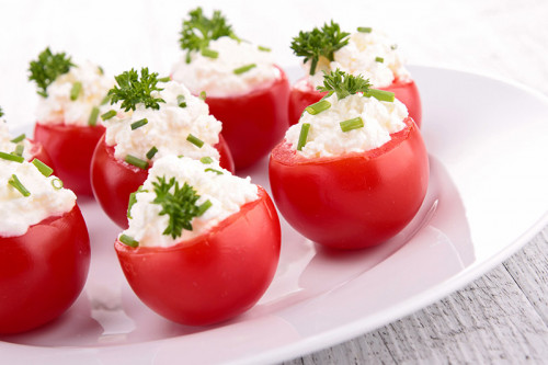 Gevulde tomaatjes met surimi