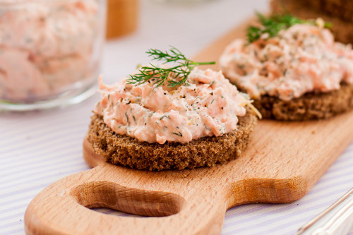 Rauwe ham/peer spread toastjes
