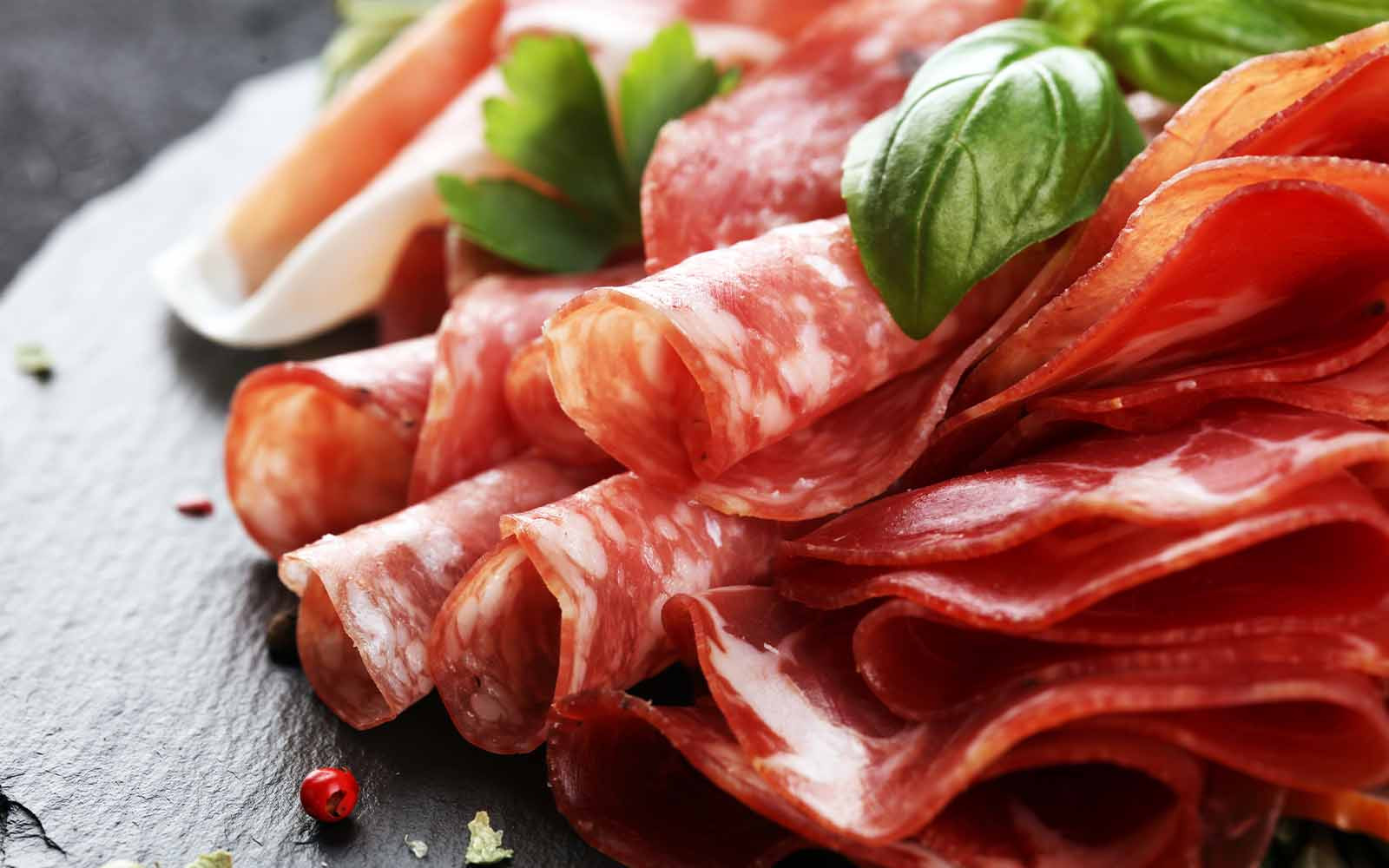 Bewerkt vlees verhoogd risico op dikkedarmkanker