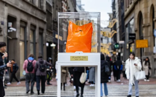 Plastic tas uit het straatbeeld: herbruikbare tas verovert Nederland