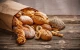 Consument bezuinigt op brood, banket en gebak