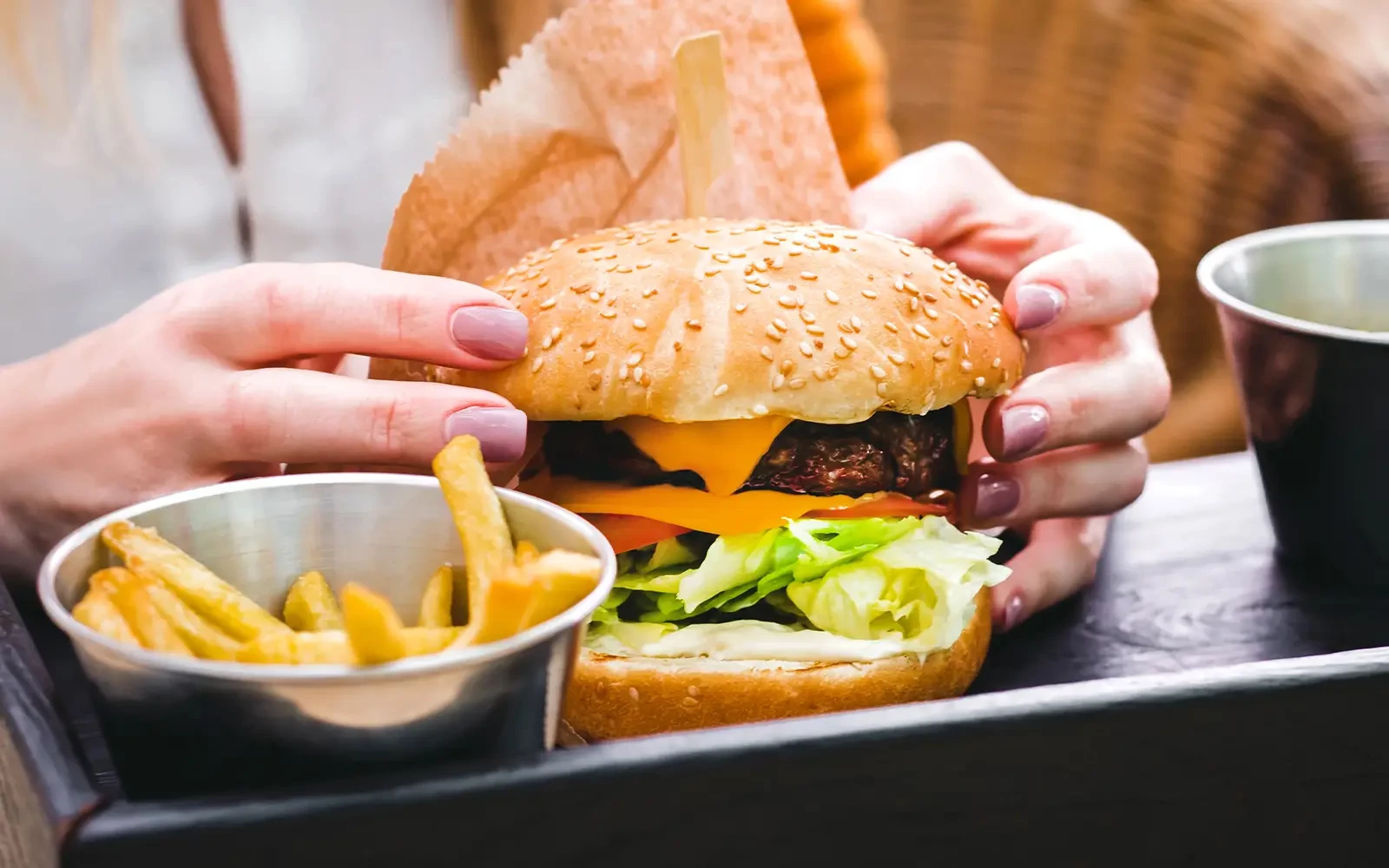 Consument keert fastservice de rug toe