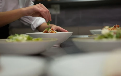 Foodser­vi­ce­sector ziet omzet verder stijgen